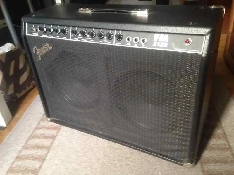 Fender FM 212R Hangfal