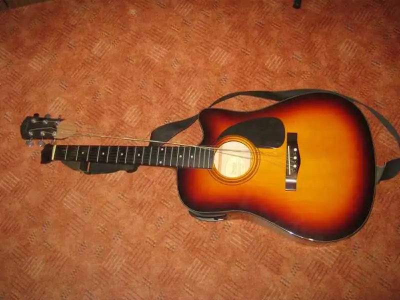 Fender TÖRÖTT - DG-5 Elektroakusztikus gitár