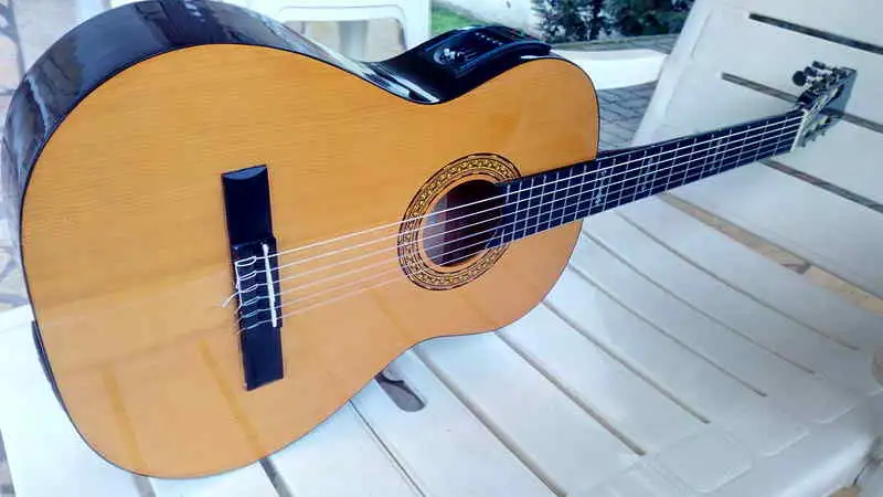   Electro Acoustic klassische Gitarre