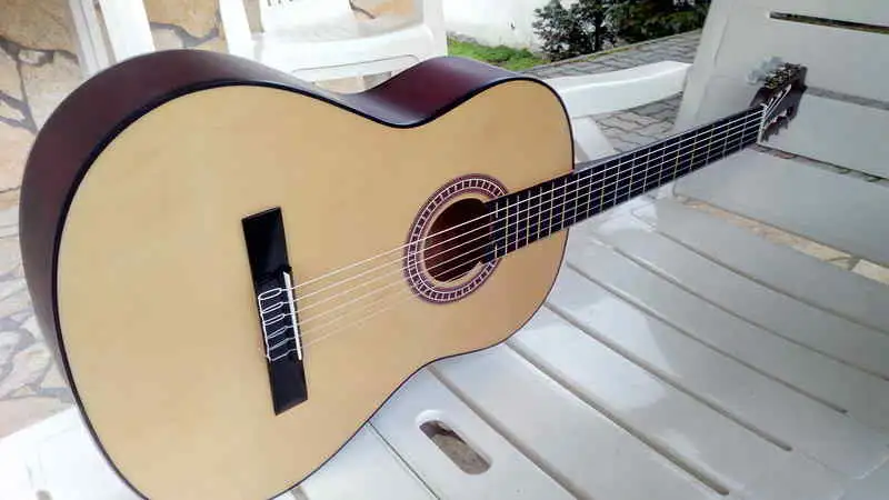   Klassiche Gitarre
