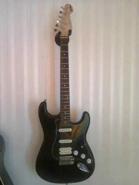  Stratocaster Elektrická gitara