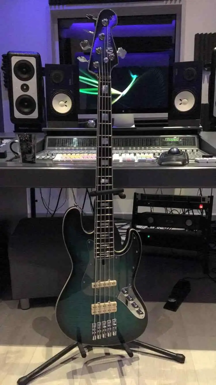 Maruszczyk Custom Basszusgitár