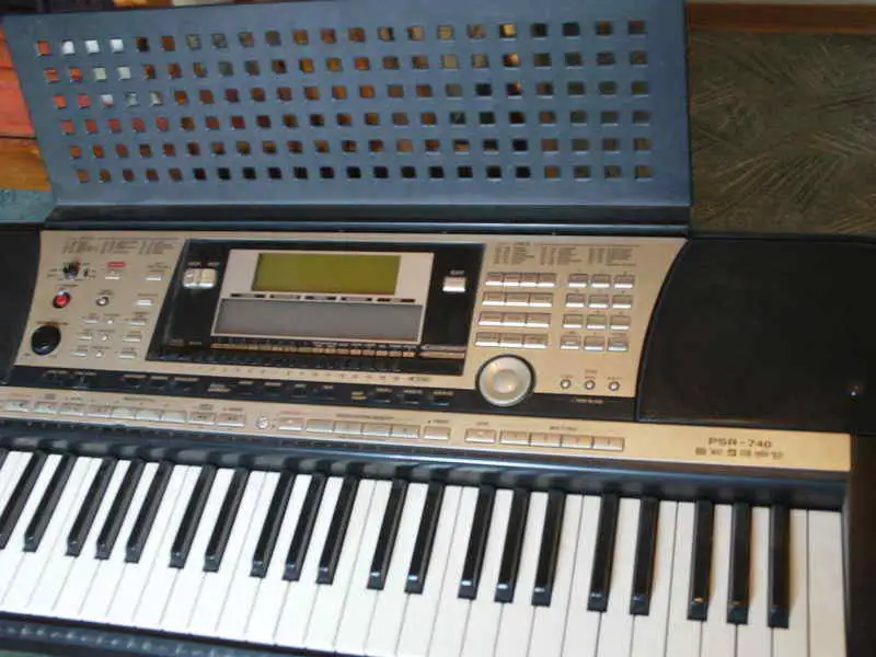 YAMAHA PSR 740 Szintetizátor