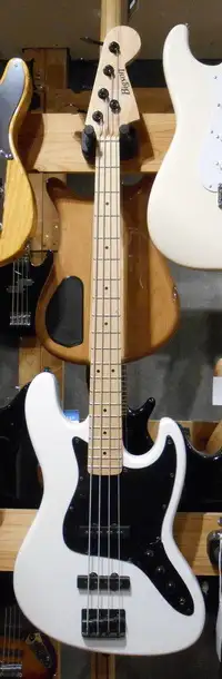 Bigson Jazz Bass VS Bass guitar [March 3, 2019, 2:00 pm]