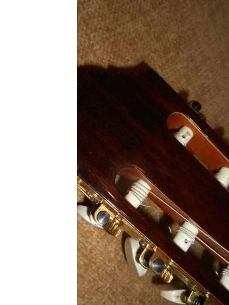  975 tisztafa csúcsmodell 4-4-es koncert Klasická gitara