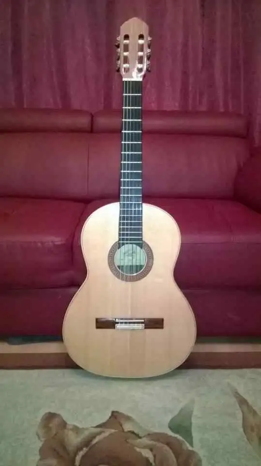  B30 Klassiche Gitarre