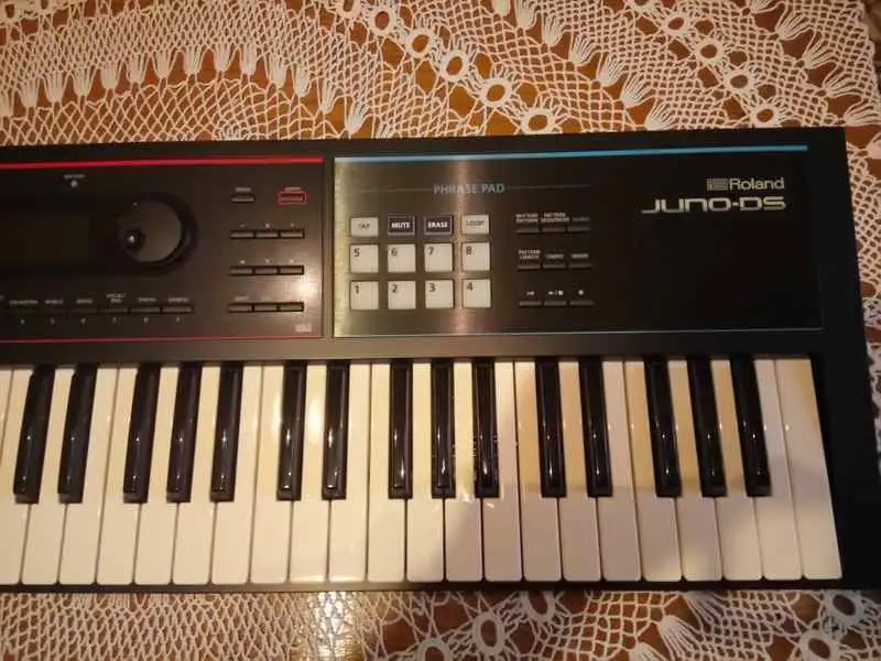 Roland Juno DS 61 Synthesizer