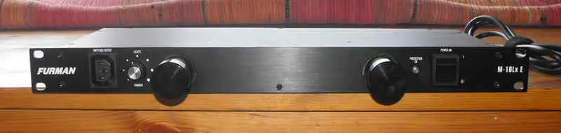 Furman M10LX-E Line voltage conditioner