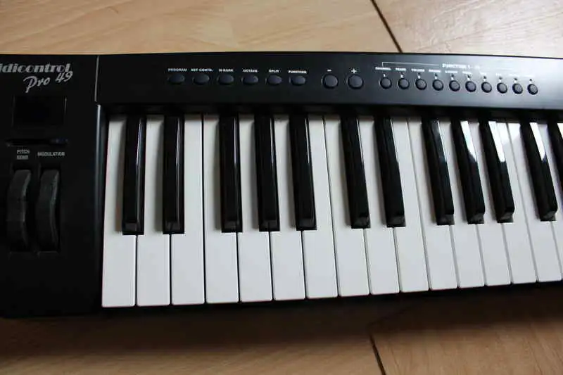 Miditech Pro 49 MIDI keyboard
