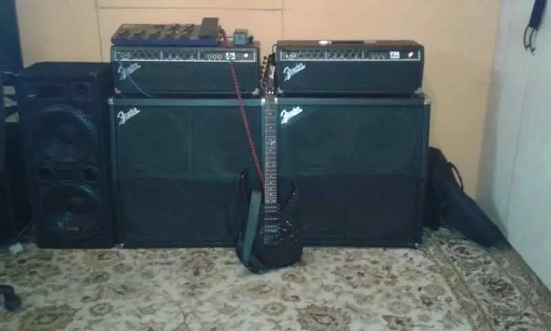 Fender FM100H Fej és láda