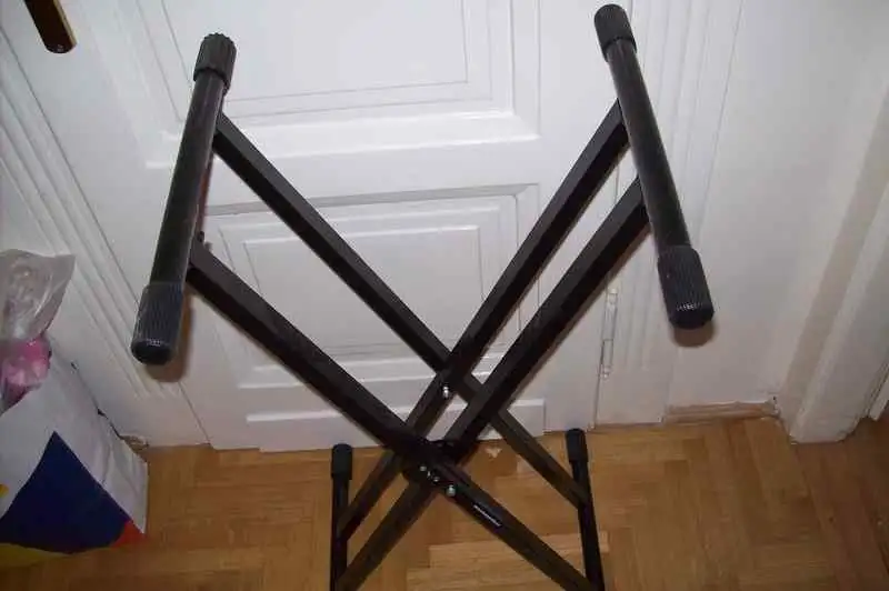 Meazzi  Keyboard stand