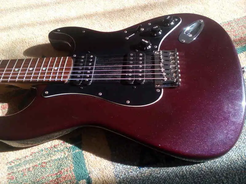 Squier Stratocaster VII Elektromos gitár 7 húros