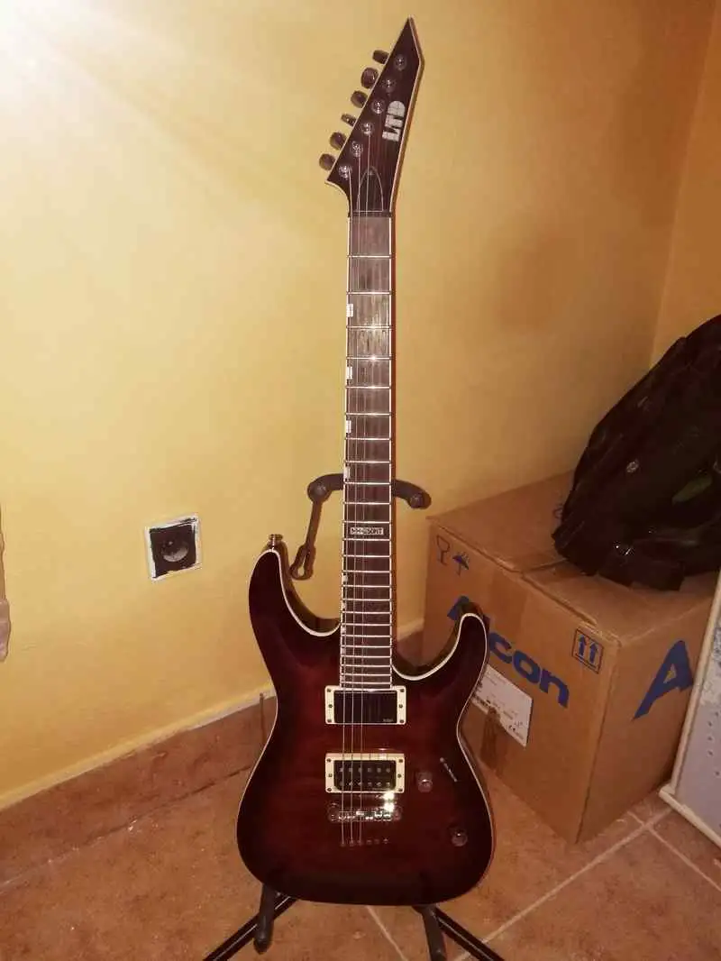 LTD MH 250 NT Electric guitar