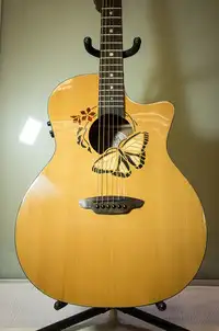 Luna Oracle Butterfly Elektro-Akkustik Guitarre [September 13, 2020, 5:50 pm]