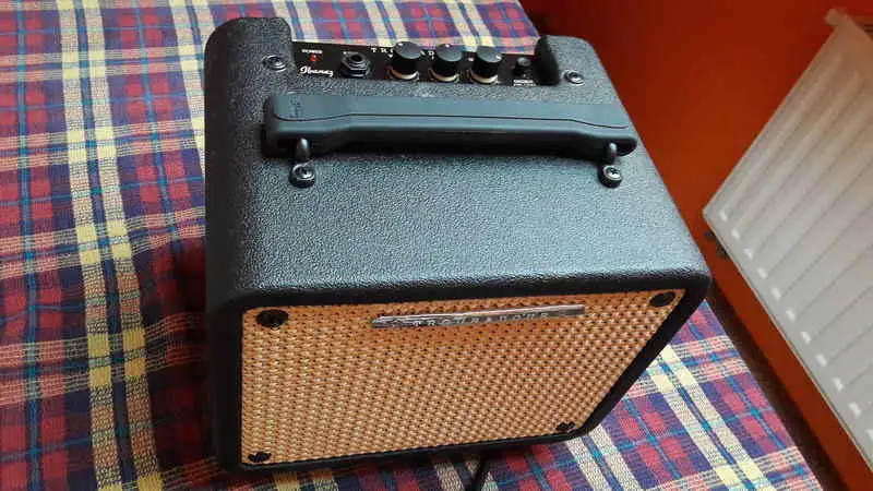 Ibanez Troubadour T15U Acoustic guitar amplifier