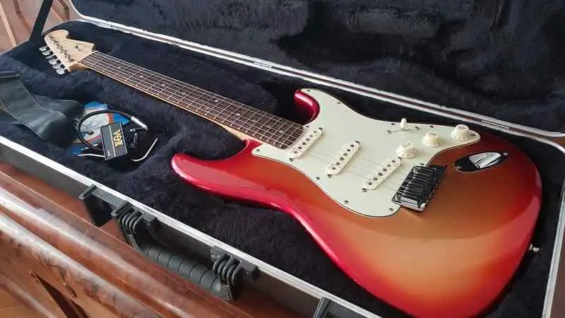 Fender AMERICAN DELUXE STRATOCASTER Guitarra eléctrica