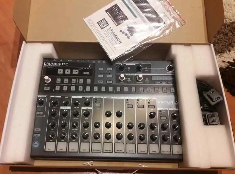 Arturia Drumbrute Drum machine