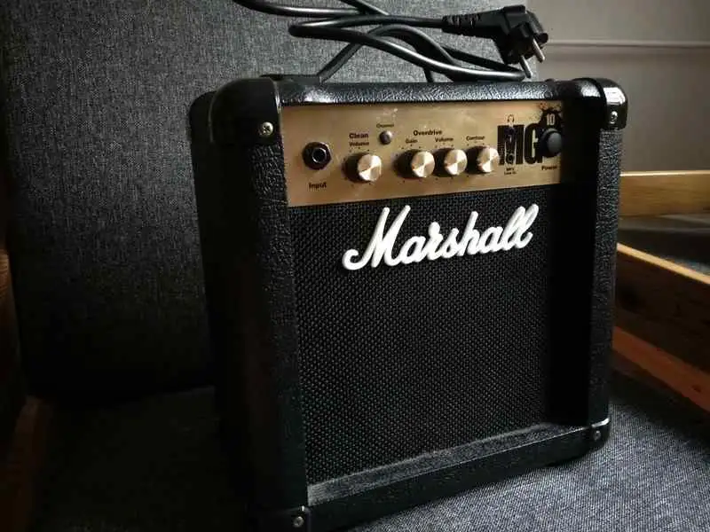 Marshall MG10 Combo de guitarra