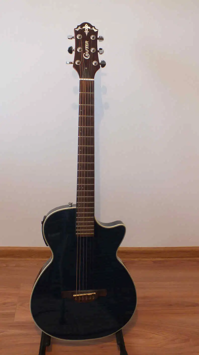  Elektroakusztikus gitár