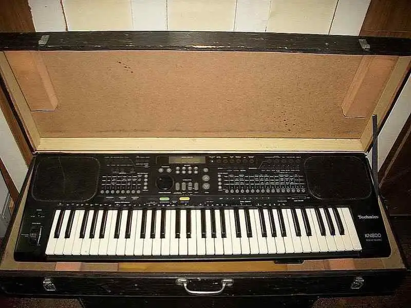 Technics Hibás szinti tokkal Szintetizátor