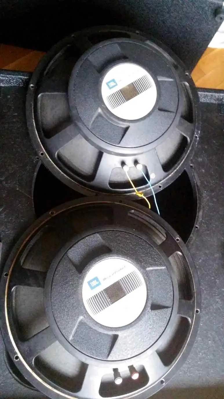 JBL E140 Basszus láda