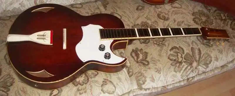 Szegedi Hangszergyár Jazz Cutaway Elektromos gitár