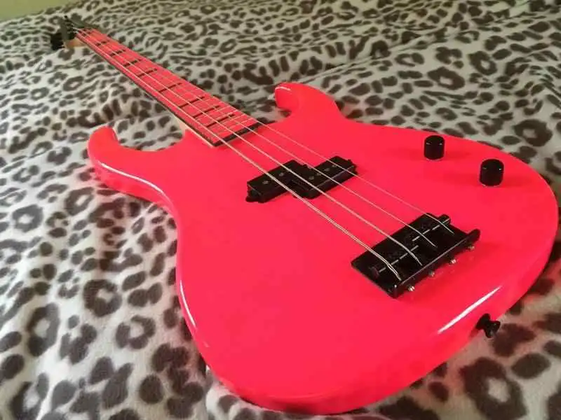 Dean CUSTOM ZONE - FLUORESCENT PINK Basszusgitár