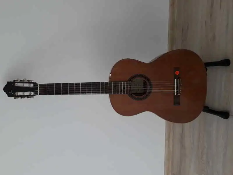  975 Klasická gitara