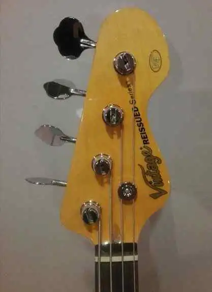 Vantage V4 BK Basgitara