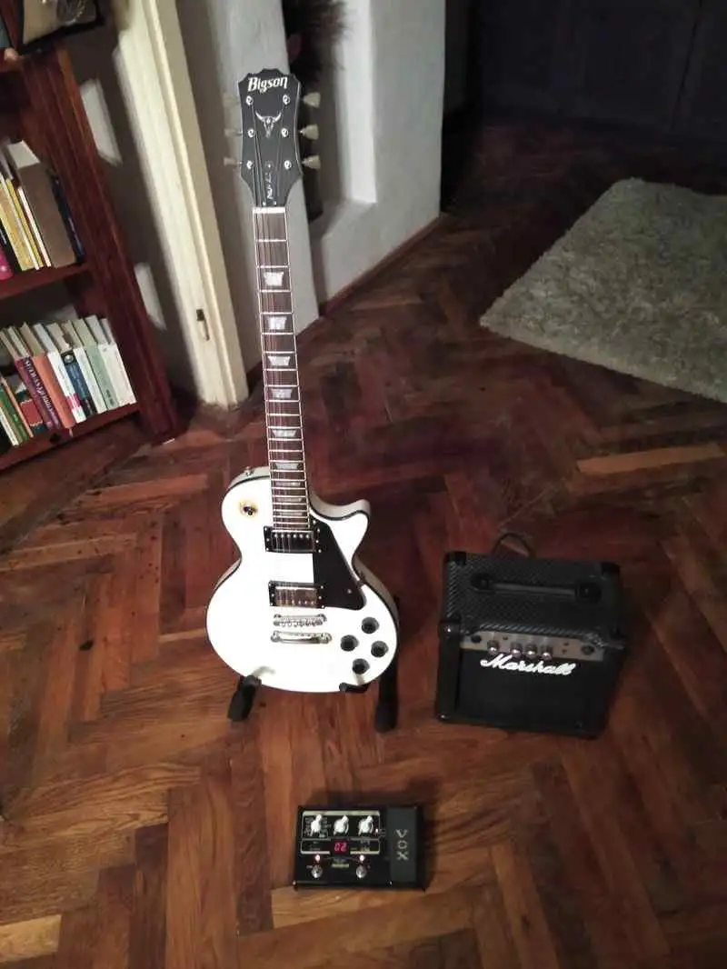 Bigson Les Paul Standard WH2+VOX Stomplab IIG+MG10CF Electric guitar set