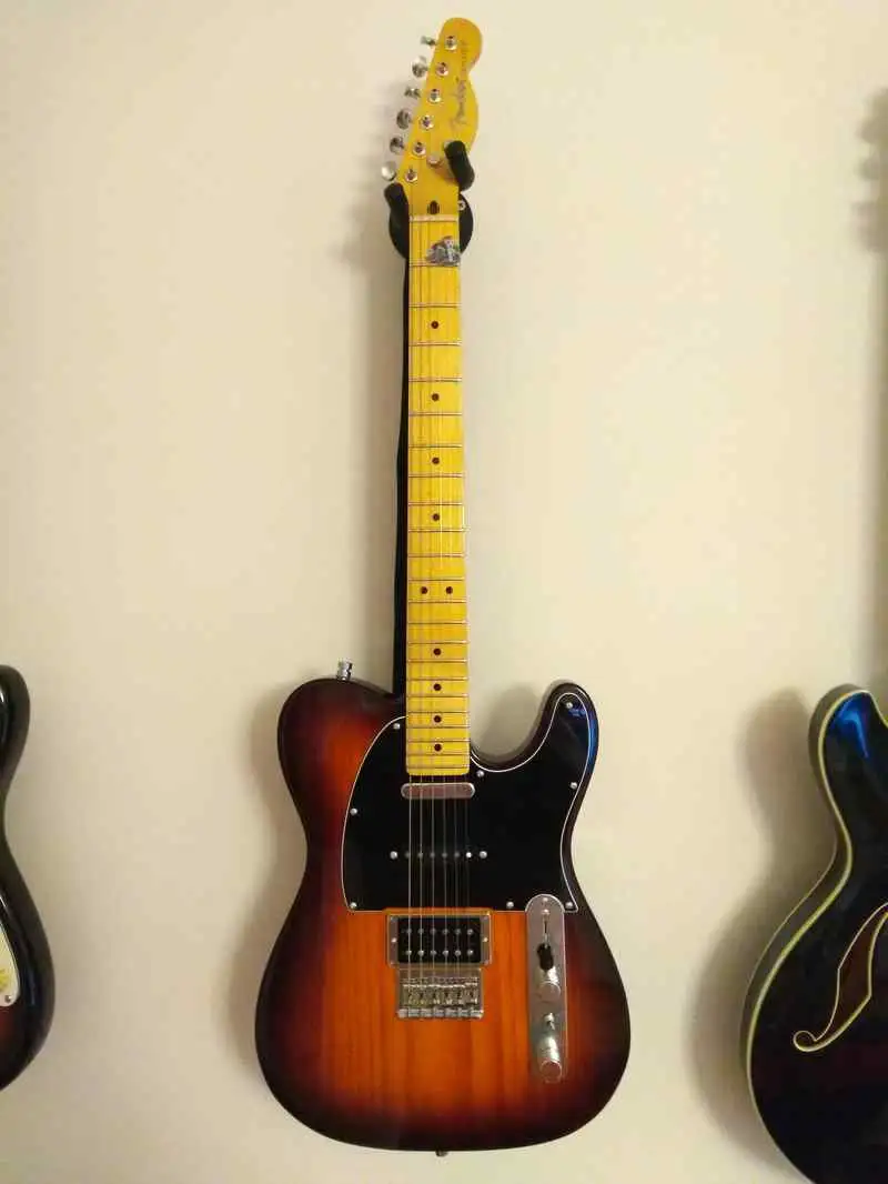 Fender Modern Player Telecaster Plus Electric guitar