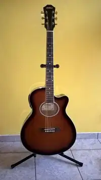 Uniwell CS-33CEQ Elektro-Akkustik Guitarre [August 10, 2018, 5:57 pm]