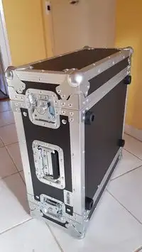 Robust RO-R4UE400 Rack box [October 27, 2018, 2:01 pm]