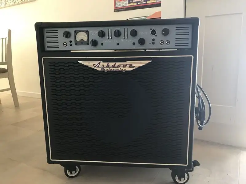 Ashdown ABM C115-500 EVO II 575W előfokcsöves basszuskombó