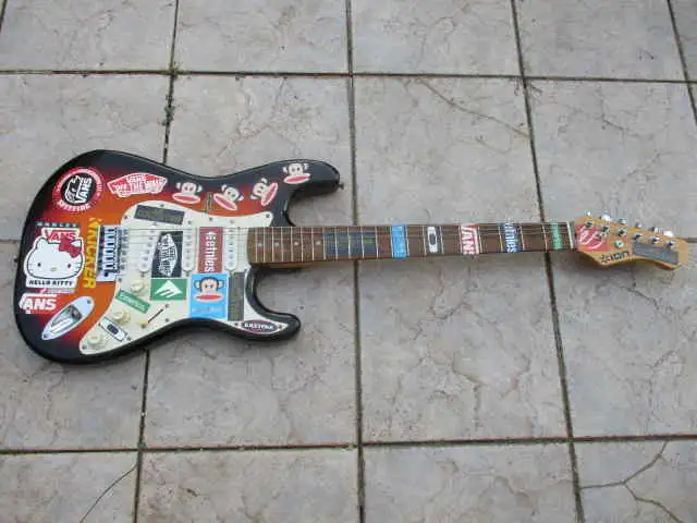  Strat CSERE IS Electric guitar