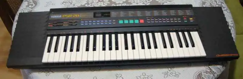 YAMAHA PSR 28 Synthesizer