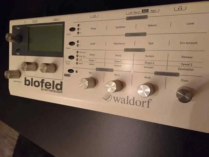  Blofeld Desktop Szintetizátor
