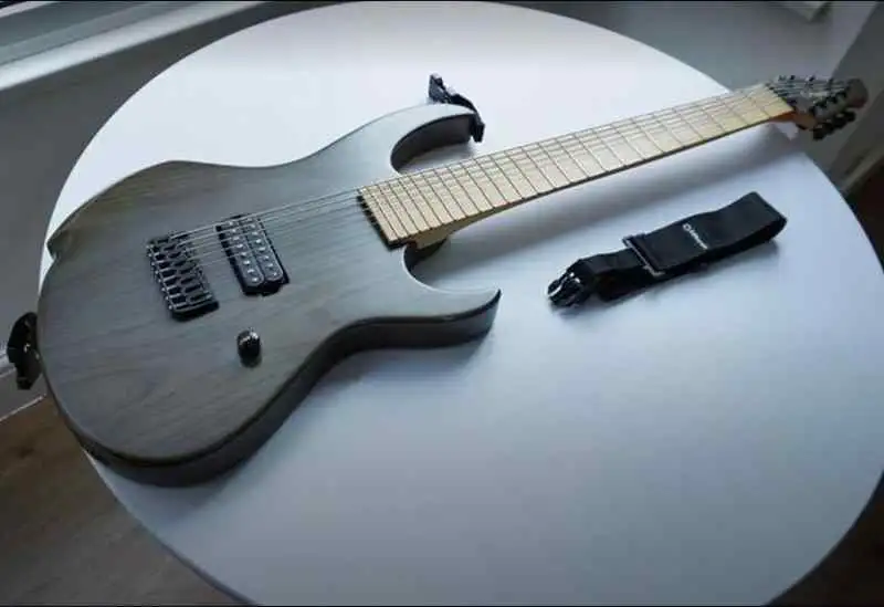 Agile Intrepid 828 Elektromos gitár 8 húros