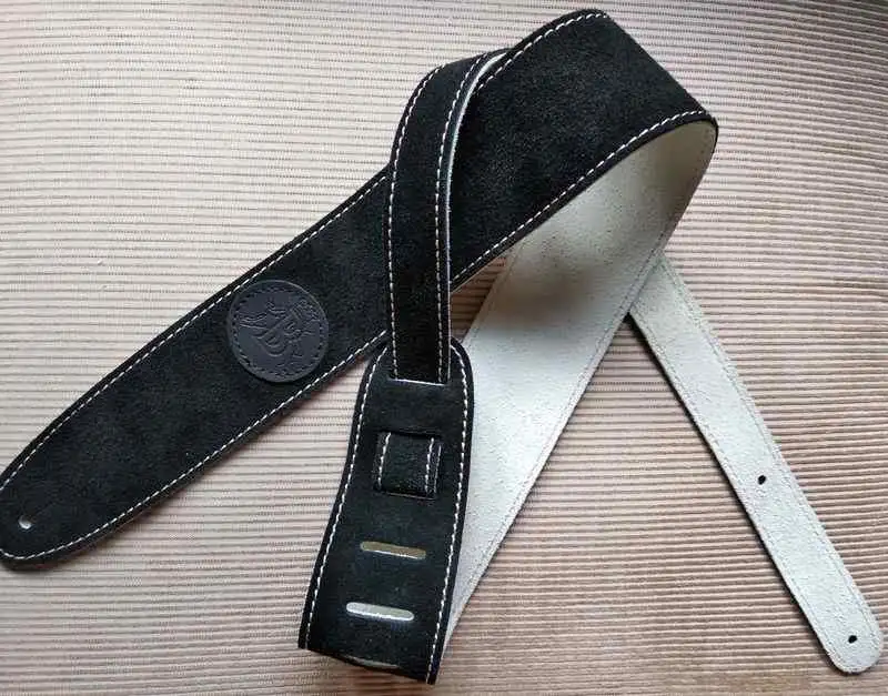 Bayus Velour Black Correa