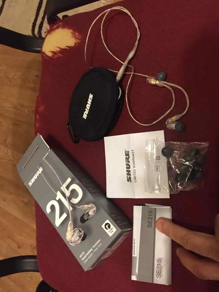 Shure SE215 In-ear monitor