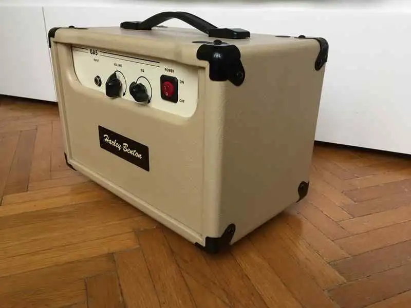 Harley Benton GA5 Gitárerősítő-fej