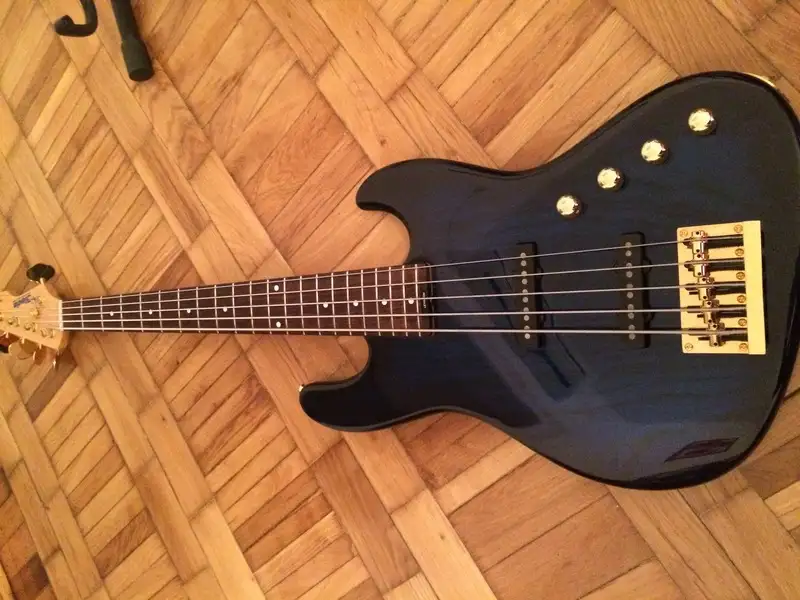 Blade Ultra25 Jazz Bass Bajo eléctrico