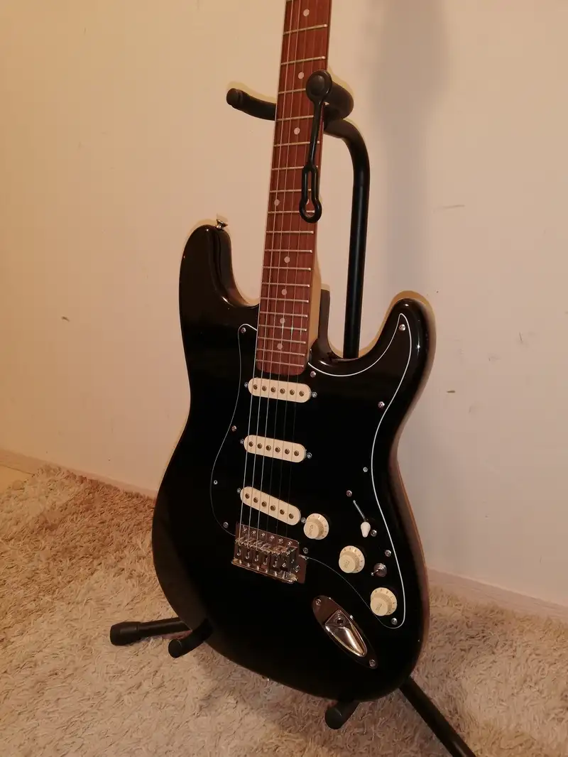 Levin Strat Elektromos gitár