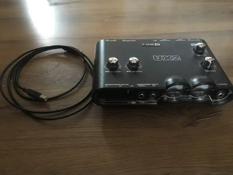 Line6 POD STÚDIÓ UX2 Külső hangkártya