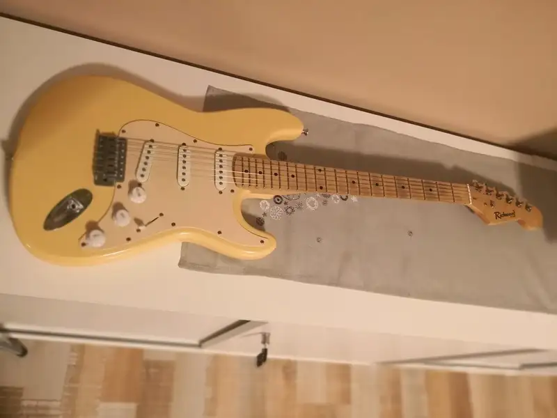  Strat Elektrická gitara