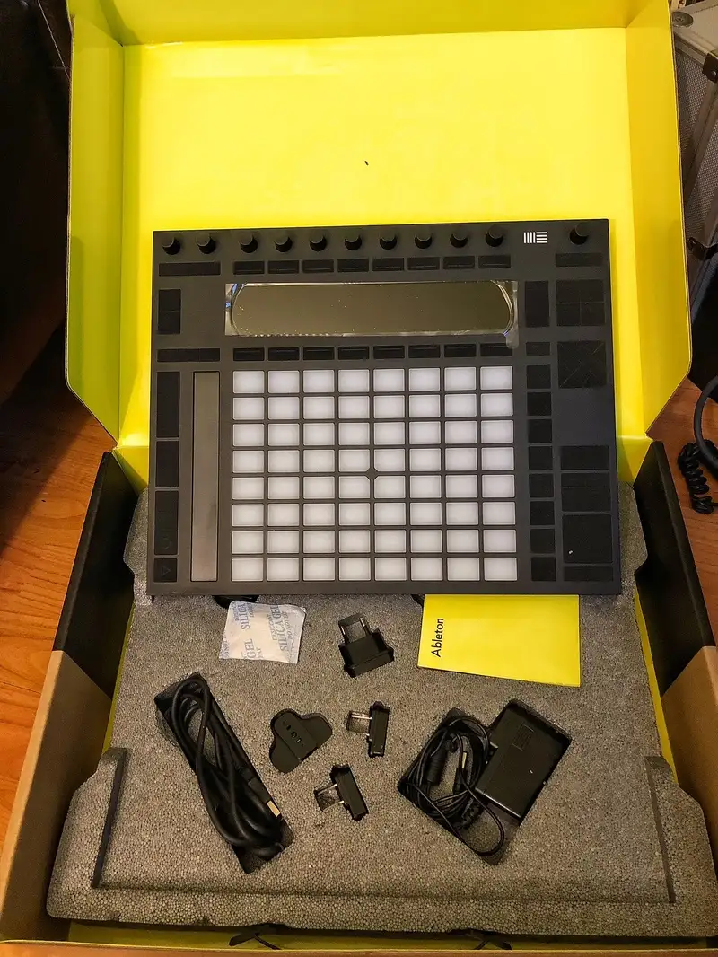  Push Live 2 MIDI kontroller
