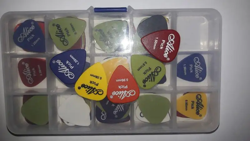 Alice  Guitar picks