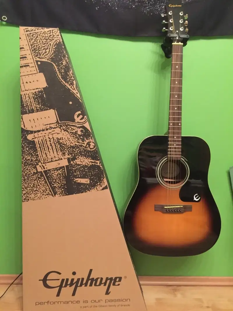 Epiphone DR-100 VS Acoustic guitar