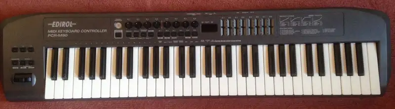 Edirol PCR-M80 MIDI keyboard