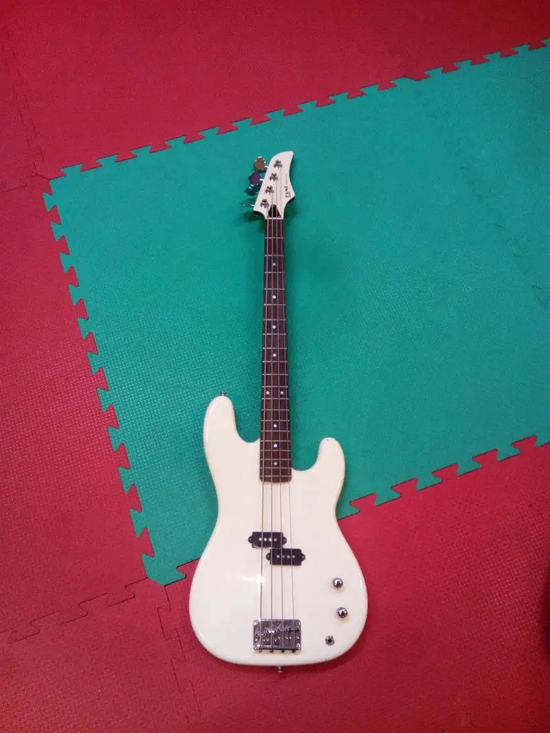 Hondo Fame 8200 Basgitara